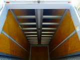 荷台内寸:622&times;241&times;244 トランテックス/W011E93-03 リア観音扉 落とし込みフック5対 左右セイコーラック ラッシングレール2段(58cm/140cm)/ベルト1個 荷室灯3個