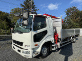 車両左側面:目立つ傷や凹凸無しの比較的状態の良い外装です。4段フックインクレーンはラジコン付です! ★高価買取実施中★ご愛用のお車を高価下取しています。お気軽にご相談いただけますと幸いです♪