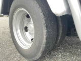 タイヤ山約1～2分程度残有り。車検通りますが、交換も格安にて承り中!
