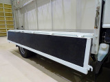 荷台内寸:312&times;162&times;38 三方開 床鉄板張り