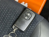 【スマートキー】 車内へのアクセス楽々、今や必須アイテムの「スマートキー」には、キー複製防止「イモビライザー」まで備わっております。