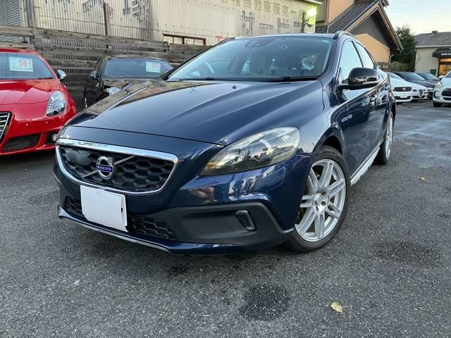 V40クロスカントリー T5 4WD 革シート ナビ Tベルト済 バックカメラ