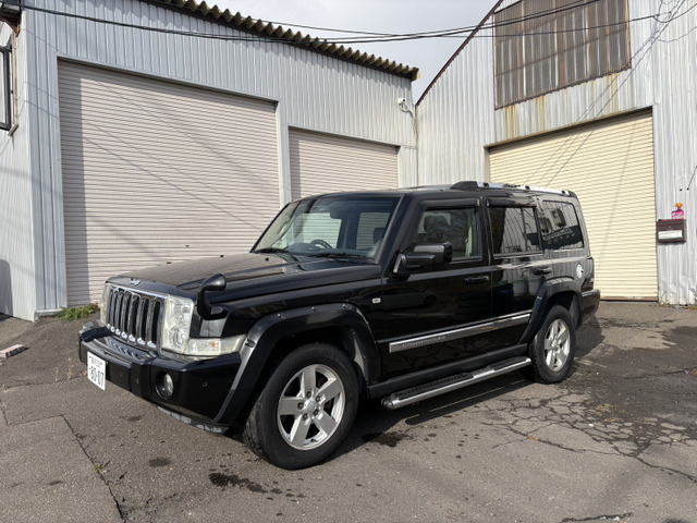 コマンダー 5.7 リミテッド HEMI 4WD 