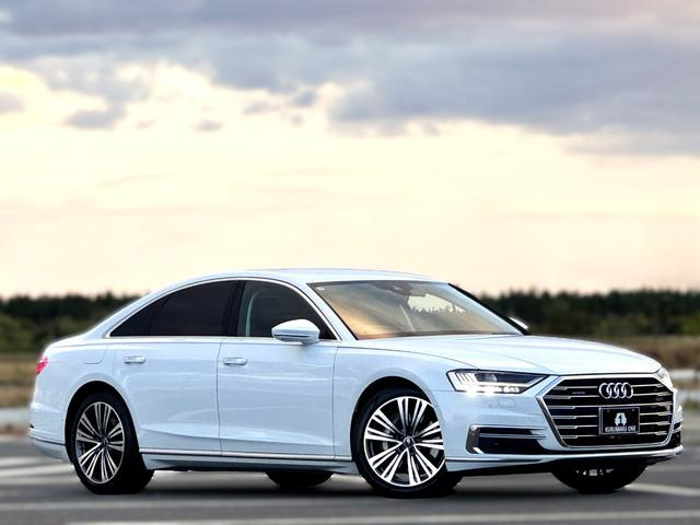 アウディ A8 