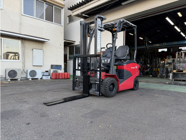 ニチユ バッテリーフォークリフト サイドシフト 1.8トン カウンター