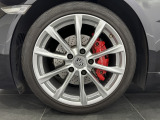 純正ボクスターS19インチアルミホイール。今回、車検整備時に当店指定銘柄(ファルケン)の新品タイヤへ前後4本をサービスで交換させていただきます。★詳細は販売店まで、お気軽にお問合せくださいませ★