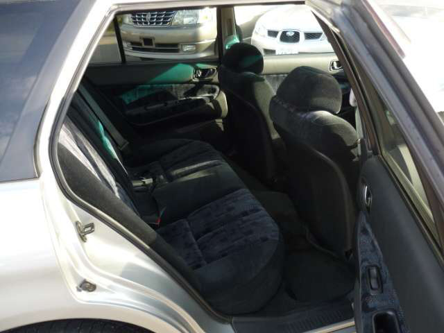 中古車 三菱 レグナム 2 5 Vr 4 タイプs 4wd の中古車詳細 35 000km シルバー 愛媛県 178 9万円 中古車情報 中古車検索なら 車選びドットコム 車選び Com