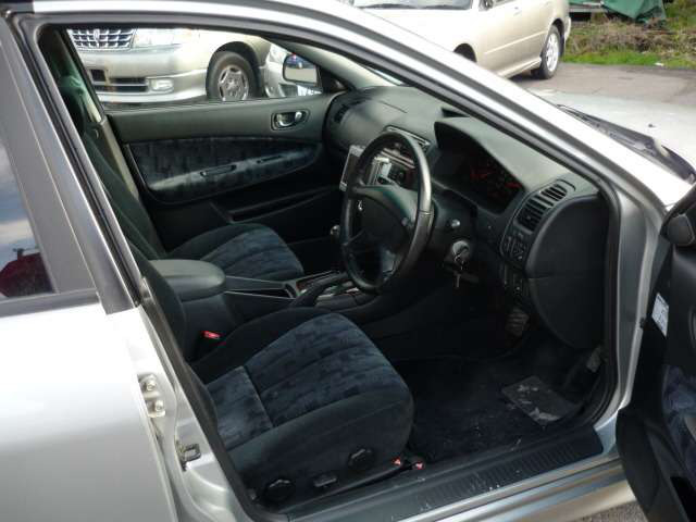 中古車 三菱 レグナム 2 5 Vr 4 タイプs 4wd の中古車詳細 35 000km シルバー 愛媛県 178 9万円 中古車情報 中古車検索なら 車選びドットコム 車選び Com