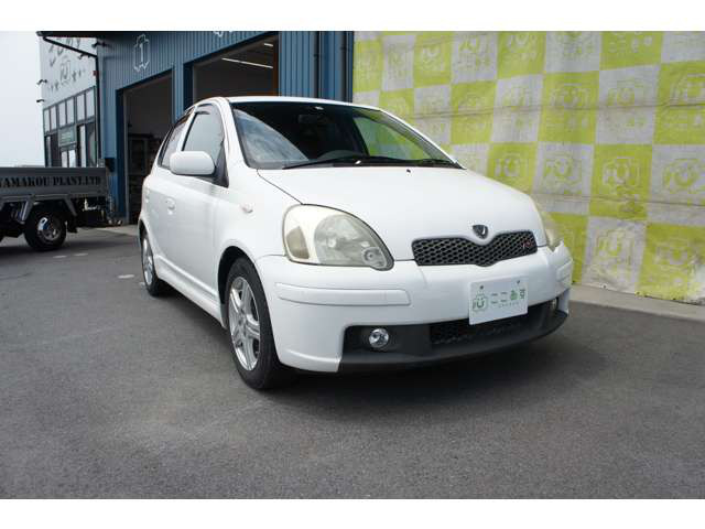 中古車 トヨタ ヴィッツ 1 5 Rs の中古車詳細 196 000km ホワイト 鳥取県 9万円 中古車情報 中古 車検索なら 車選びドットコム 車選び Com