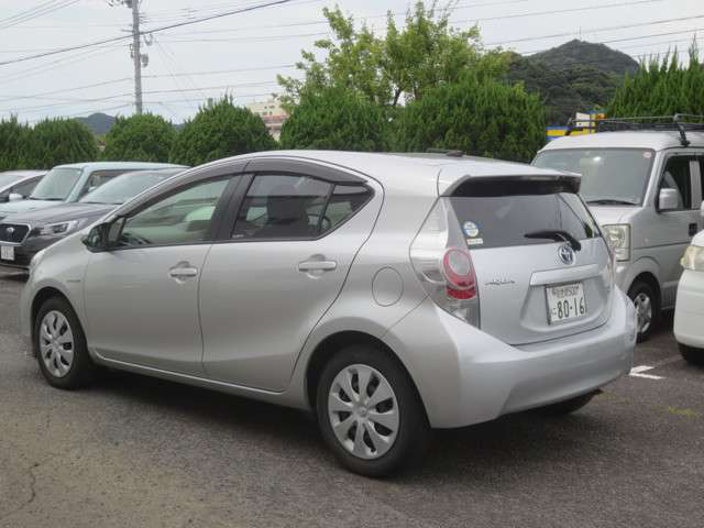 中古車 トヨタ アクア 1 5 G の中古車詳細 61 000km シルバー 長崎県 50万円 中古車情報 中古車検索なら 車 選びドットコム 車選び Com