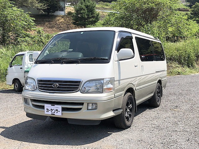 中古車 トヨタ ハイエース 3 0 スーパーカスタムg リビングサルーンex ディーゼル 4wd の中古車詳細 184 000km ホワイトゴールドツートン 長野県 78万円 中古車情報 中古車検索なら 車選びドットコム 車選び Com