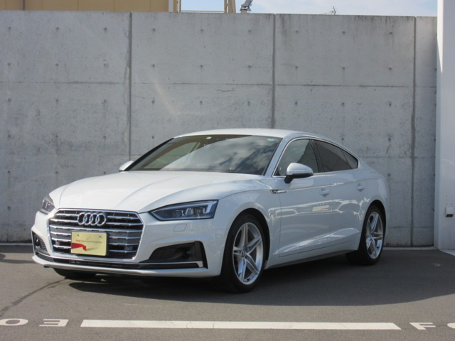 中古車 アウディ A5スポーツバック 2 0 Tfsi スポーツ Sラインパッケージ 15 000km ホワイトメタリック 大阪府 452万円 中古車情報 中古車検索なら 車選びドットコム