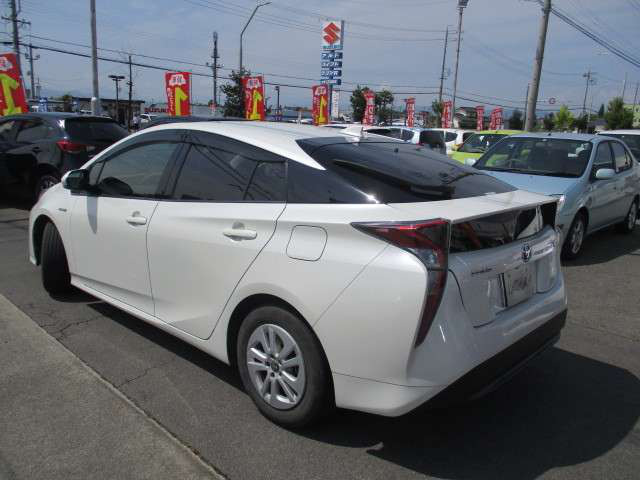 中古車 トヨタ プリウス 1 8 S の中古車詳細 19 000km パールホワイト 長野県 198万円 中古車情報 中古車検索なら 車選びドットコム 車選び Com