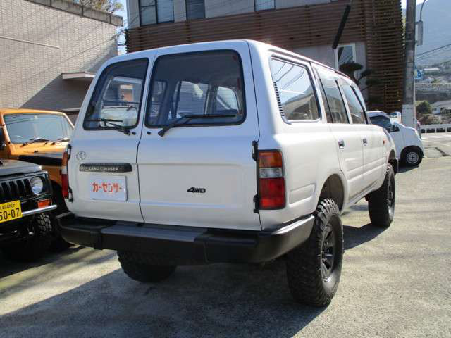 中古車 トヨタ ランドクルーザー 80 4 2 Stdディーゼル 4wd の中古車詳細 237 000km ホワイト 長崎県 268万円 中古車情報 中古車検索なら 車選びドットコム 車選び Com