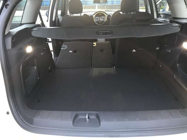 中古車 Bmw ミニクラブマン クーパー S の中古車詳細 12 000km ホワイト 静岡県 358万円 中古車情報 中古車検索なら 車選びドットコム 車選び Com