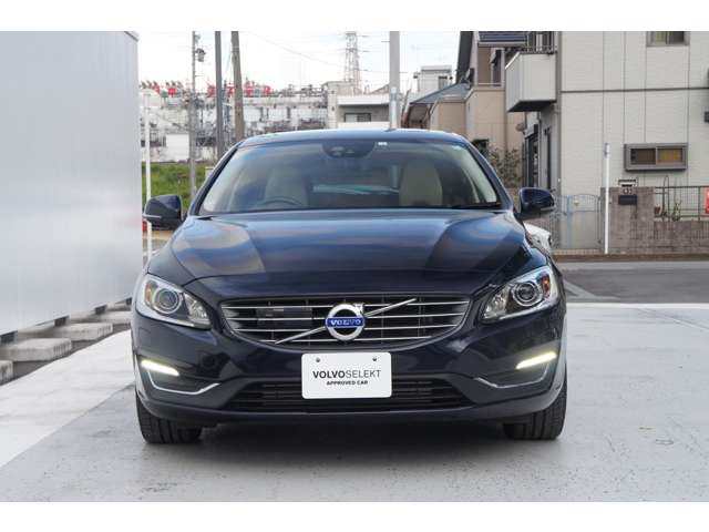 中古車 ボルボ V60 D4 クラシック ディーゼル 15 000km ダークブルーメタリック 愛知県 288万円 中古車情報 中古車検索なら 車選びドットコム 車選び Com