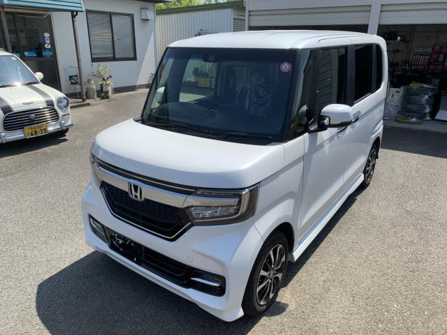 中古車 ホンダ N Boxカスタム G L ホンダセンシング の中古車詳細 7 500km パールホワイト 愛媛県 169万円 中古 車情報 中古車検索なら 車選びドットコム 車選び Com