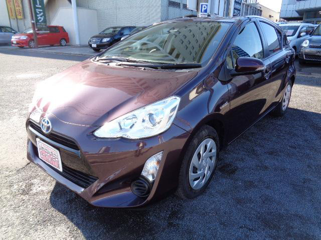 中古車 トヨタ アクア 1 5 S 被害軽減装置 スマートキー ナビ バックカメラ 45 100km 紫メタ 香川県 112 5万円 中古 車情報 中古車検索なら 車選びドットコム 車選び Com