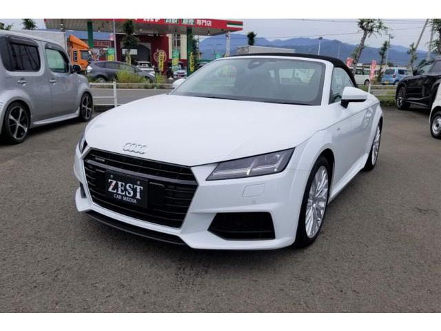中古車 アウディ Ttロードスター 2 0 Tfsi クワトロ Sラインパッケージ 4wd 2 0tfsi クワトロsラインパッケージ 禁煙車 の中古車詳細 17 900km ホワイト 愛媛県 398 8万円 中古車情報 中古車検索なら 車選びドットコム 車選び Com