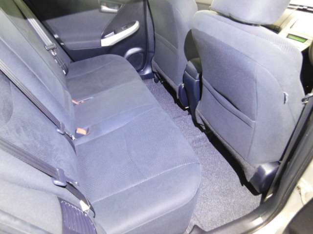 中古車 トヨタ プリウス 1 8 S の中古車詳細 86 000km シルバーメタリック 熊本県 99 8万円 中古車情報 中古車検索なら 車選びドットコム 車選び Com