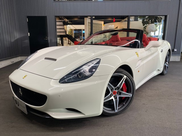 中古車 フェラーリ カリフォルニア F1 Dct Dct の中古車詳細 31 000km ホワイト 愛媛県 価格応談 中古車情報 中古車検索なら 車選びドットコム 車選び Com