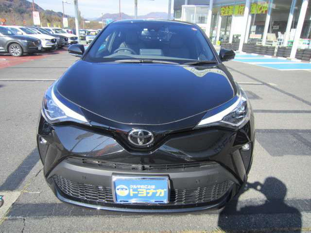 中古車 トヨタ C Hr 1 2 G T 4wd パノラミックモニター Led被害軽減ブレーキ 登録済未使用車 10km ブラック 群馬県 259 8万円 中古車情報 中古車検索なら 車選びドットコム 車選び Com