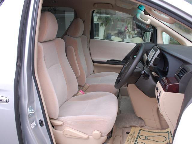 中古車 トヨタ ヴェルファイア 2 4 X 純正sdナビ Tv パワースライド の中古車詳細 66 000km シルバーメタリック 1f7 鹿児島県 178万円 中古車情報 中古車検索なら 車選びドットコム 車選び Com