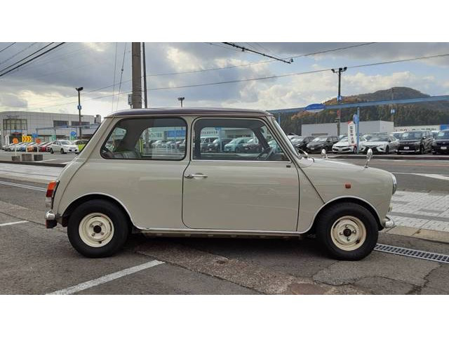 中古車 ローバー ミニ クーパー 1 3i の中古車詳細 44 000km ホワイトレッドツートン 福井県 128万円 中古車情報 中古車 検索なら 車選びドットコム 車選び Com