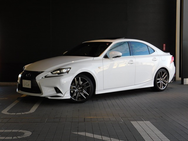 中古車 レクサス Is350 Fスポーツ 29 000km ホワイトパール 愛知県 285万円 中古車情報 中古車検索なら 車 選びドットコム 車選び Com