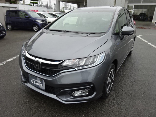 中古車 ホンダ フィット 1 5 ハイブリッド F の中古車詳細 14 000km グレー 徳島県 169 8万円 中古車情報 中古車検索なら 車選びドットコム 車選び Com