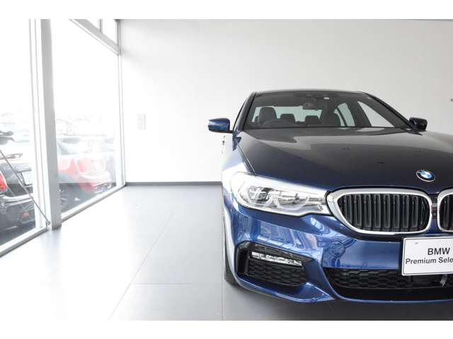 中古車 Bmw 530e Mスポーツ の中古車詳細 1 000km ブルーメタリック 千葉県 579 9万円 中古車情報 中古車検索なら 車選びドットコム 車選び Com