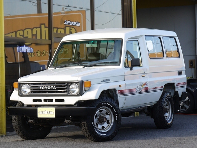 中古車 トヨタ ランドクルーザー70 スタンダード トゥループキャリア I の中古車詳細 198 000km シロ 埼玉県 519 8万円 中古車情報 中古車検索なら 車選びドットコム 車選び Com