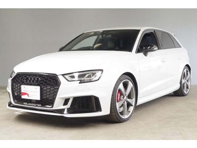 中古車 アウディ Rs3スポーツバック 2 5 4wd の中古車詳細 35 000km ホワイト 千葉県 578万円 中古車情報 中古車 検索なら 車選びドットコム 車選び Com