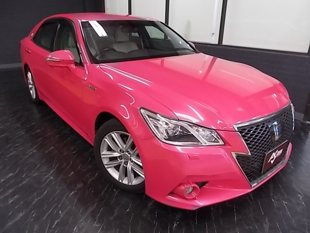 中古車 トヨタ クラウンハイブリッド アスリート 2 5 G リボーン ピンク アドバンストパッケージ 特別仕様車 の中古車詳細 80 000km モモタロウ 茨城県 268万円 中古車情報 中古車検索なら 車選びドットコム 車選び Com