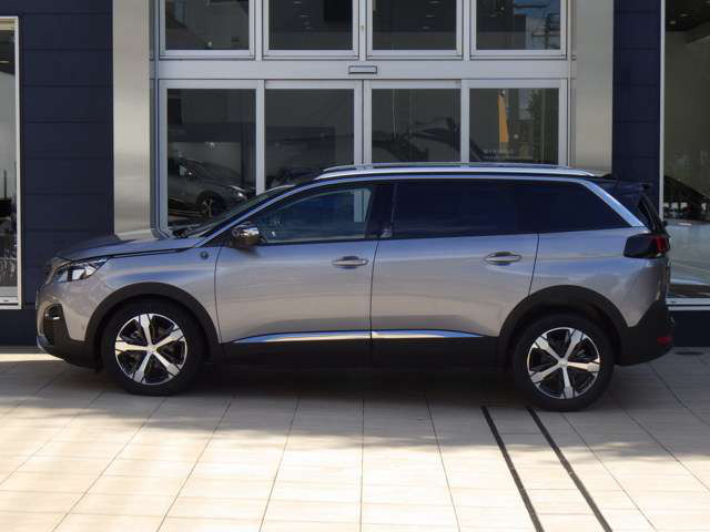 中古車 プジョー 5008 クロスシティ ブルーhdi ディーゼル の中古車詳細 30km グレーメタリック 神奈川県 408万円 中古車 情報 中古車検索なら 車選びドットコム 車選び Com