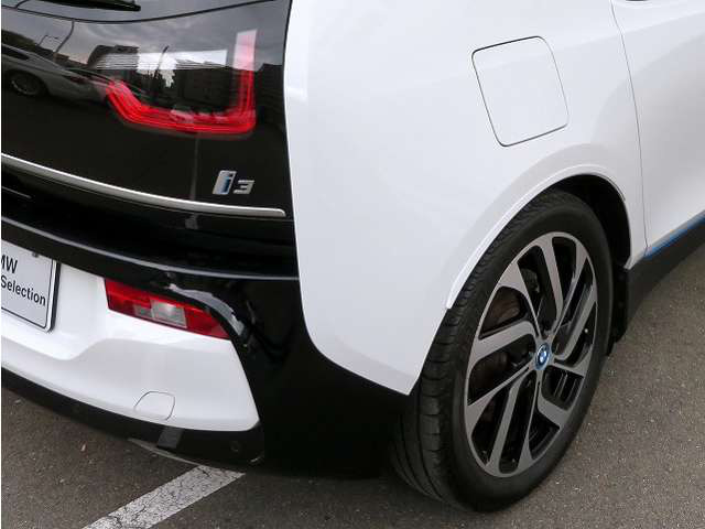 中古車 Bmw I3 ロッジ レンジエクステンダー の中古車詳細 11 000km ホワイト 福岡県 378 8万円 中古車情報 中古車 検索なら 車選びドットコム 車選び Com