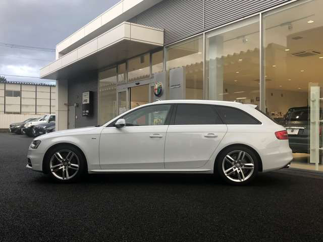中古車 アウディ アバント 2 0 Tfsi クワトロ Sラインパッケージ 4wd の中古車詳細 42 000km ホワイト 秋田県 169万円 中古車情報 中古車検索なら 車選びドットコム 車選び Com