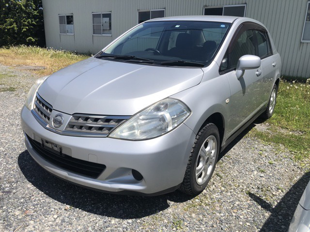 中古車 日産 ティーダラティオ 1 5 15m Four 4wd の中古車詳細 75 000km シルバー 青森県 39万円 中古車情報 中古車検索なら 車選びドットコム 車選び Com