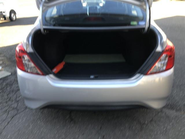 中古車 日産 ラティオ 1 2 G の中古車詳細 45 000km シルバー 長野県 43 8万円 中古車情報 中古車検索なら 車 選びドットコム 車選び Com