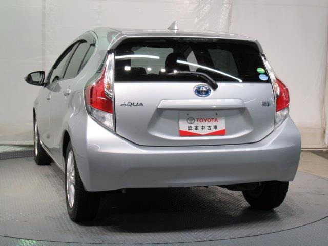 中古車 トヨタ アクア 1 5 S の中古車詳細 14 000km シルバーメタリック 北海道 95万円 中古車情報 中古車検索なら 車 選びドットコム 車選び Com