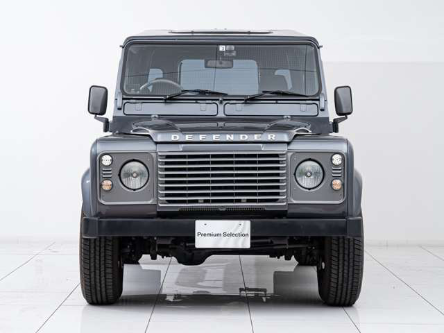 中古車 ランドローバー ディフェンダー 90 4wd 50周年記念モデル カスタム済 社外ナビ の中古車詳細 47 000km シルバー 愛知県 650万円 中古車情報 中古車検索なら 車選びドットコム 車選び Com