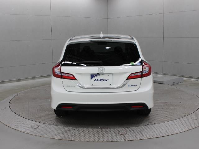 中古車 ホンダ ジェイド 1 5 ハイブリッドx 42 000km パールメタリック 兵庫県 146 8万円 中古車情報 中古車検索なら 車選びドットコム 車選び Com
