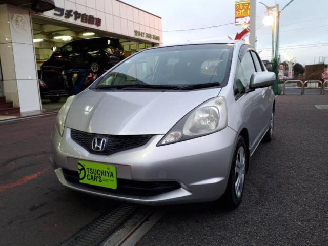 中古車 ホンダ フィット 1 3 G スマートセレクション の中古車詳細 40 000km シルバー 千葉県 39 8万円 中古車情報 中古車検索なら 車選びドットコム 車選び Com