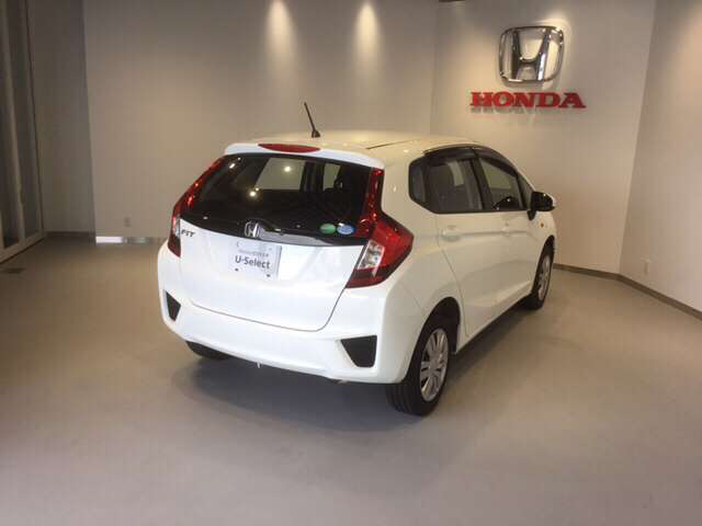 中古車 ホンダ フィット 1 3 13g 4wd の中古車詳細 49 000km ホワイト 山梨県 8万円 中古車情報 中古車 検索なら 車選びドットコム 車選び Com
