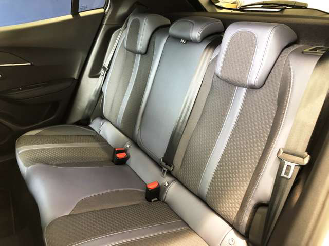 中古車 プジョー 08 アリュール の中古車詳細 登録済未使用車 10km パールホワイト 宮城県 272万円 中古車情報 中古車検索なら 車選びドットコム 車選び Com