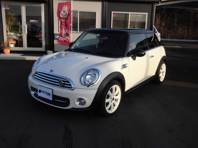 中古車 Bmw ミニ クーパー シートカバー ポータブルナビ の中古車詳細 29 000km ホワイトツートンブラック 山口県 138 8万円 中古車情報 中古車検索なら 車選びドットコム 車選び Com