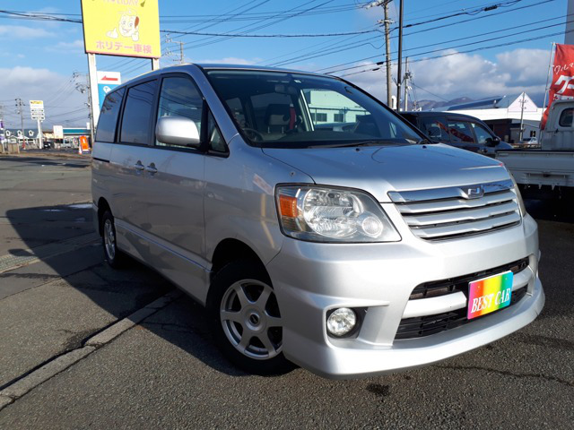 中古車 トヨタ ノア 2 0 S 4wd の中古車詳細 106 000km ダークシルバーメタリック 長野県 23万円 中古車情報 中古車 検索なら 車選びドットコム 車選び Com