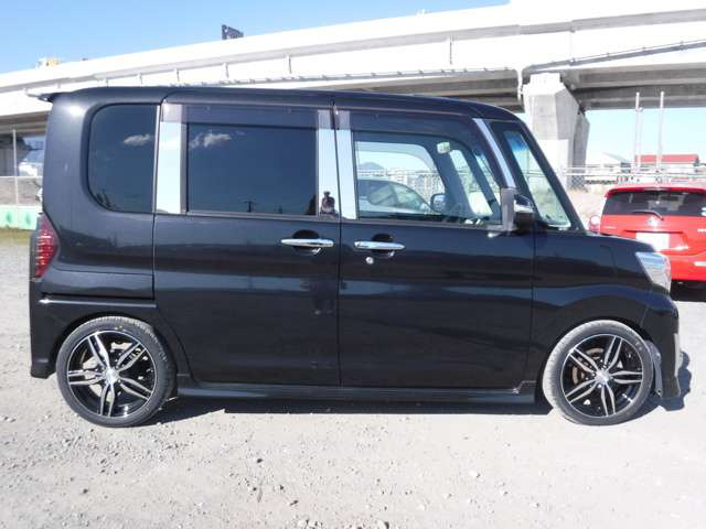 中古車 ダイハツ タントカスタム Rs Sa 8インチ 後モニタ ローダウン Tチェーン の中古車詳細 92 000km ブラック 神奈川県 72万円 中古車情報 中古車検索なら 車選びドットコム 車選び Com