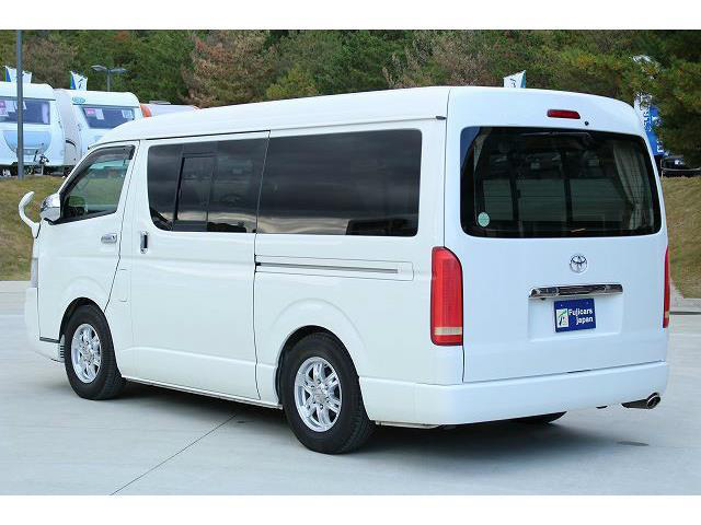 中古車 トヨタ ハイエース 車中泊仕様 オリジナルキャンピング の中古車詳細 135 986km ホワイト 兵庫県 1万円 中古車 情報 中古車検索なら 車選びドットコム 車選び Com