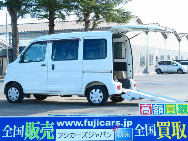 中古車 ダイハツ ハイゼットカーゴ 福祉車両 スローパー 8ナンバー車椅子移動車 4名 の中古車詳細 23 906km ホワイト 茨城県 98万円 中古車情報 中古車検索なら 車選びドットコム 車選び Com